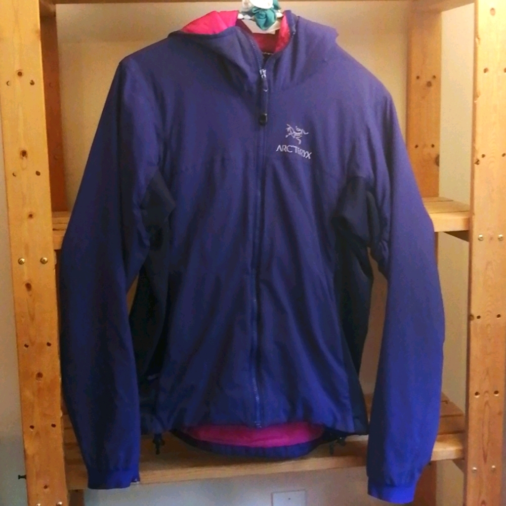 Arcteryx atom LT jacket with hood